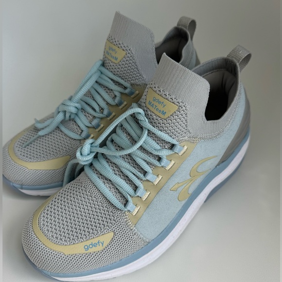 GDefy Mateem Sneakers women’s size 8.5 - Picture 1 of 8